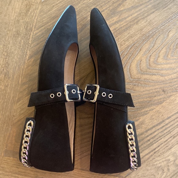 Gianni Bini black suede flats. - Picture 6 of 6